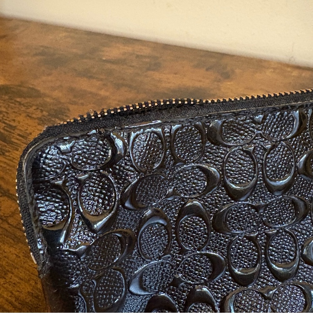 Coach | Corner Zip Wristlet Debossed Leather, Black - Picture 12 of 13